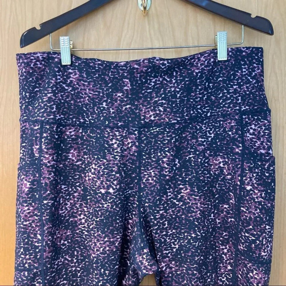 REEBOK  Sz XXL Dotted Pattern Activewear 7/8 Leggings Tights with Side Leg Logo - Picture 3 of 9